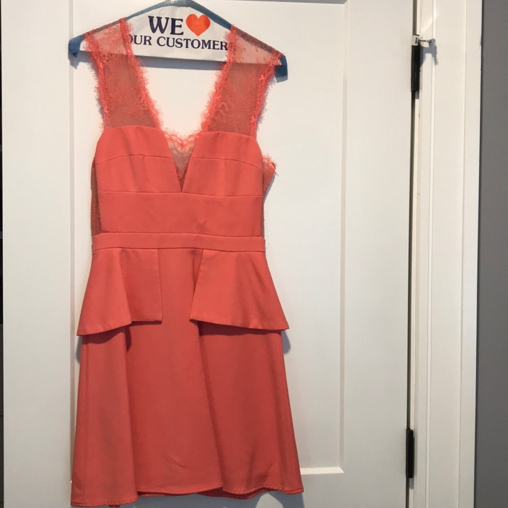 BCBGMAXAZRIA lace V neck cocktail dress